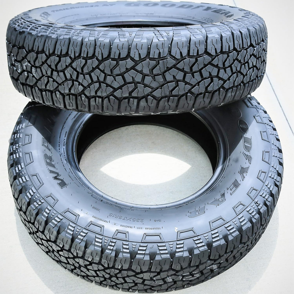 235/75R15 Radial Tire I32053