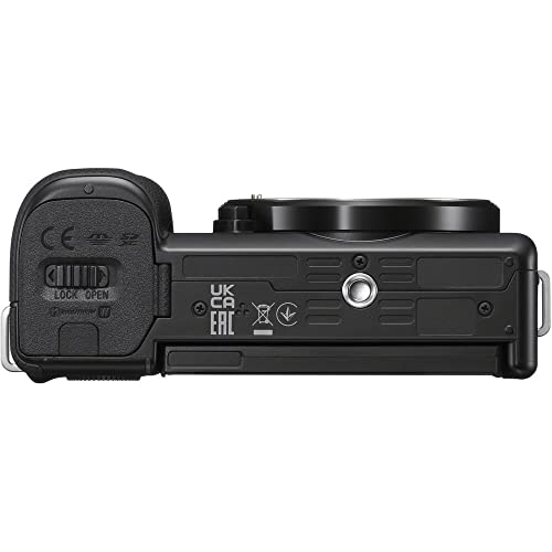 Black Mirrorless Camera with 16-50mm Lens M75447