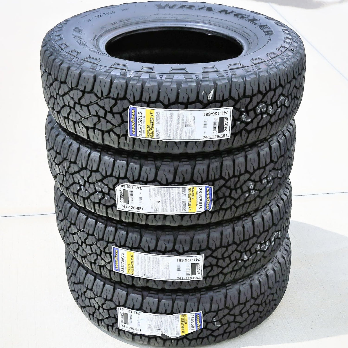 235/75R15 Radial Tire I32053