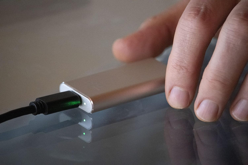 USB-C Portable SSD with USB-A and C Cable 1TB M560