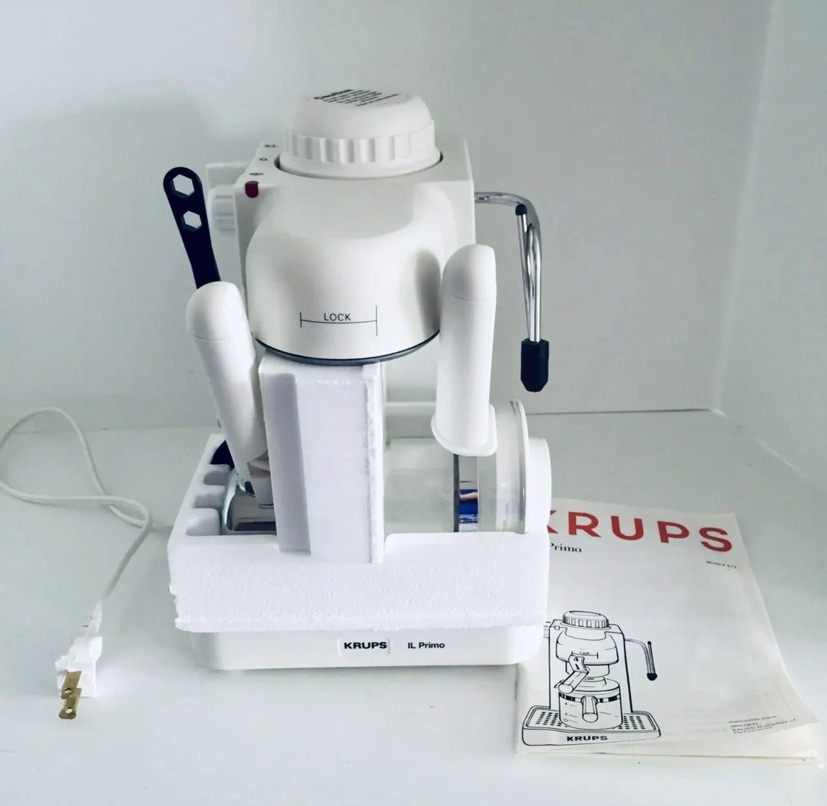 4 Cup Espresso Maker White R77974