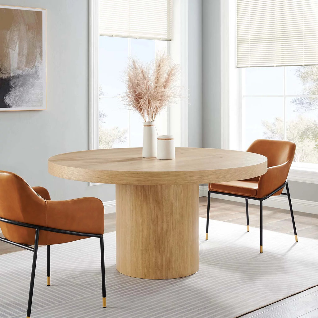 Round Dining Table in Oak J76017